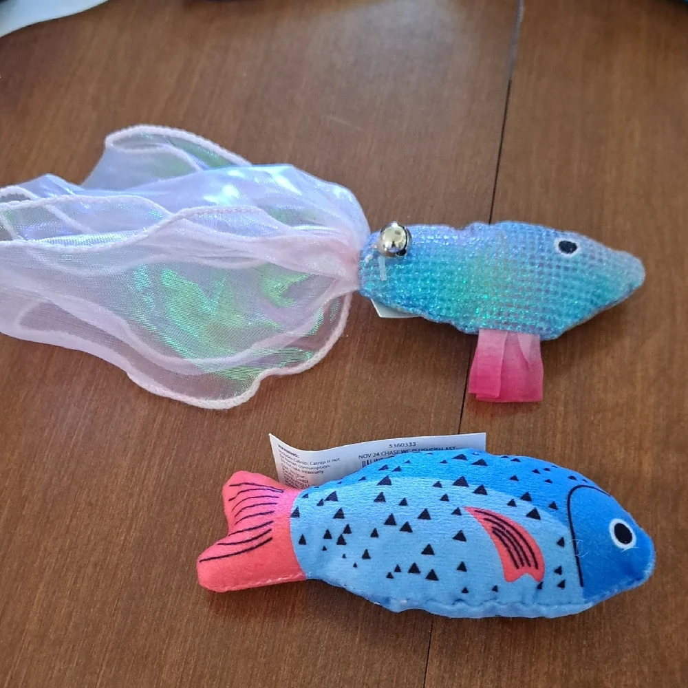 Vibrant Fish Cat Toy Set with Bell/ BUDLE ONLY 2 OR MORE ITEMS